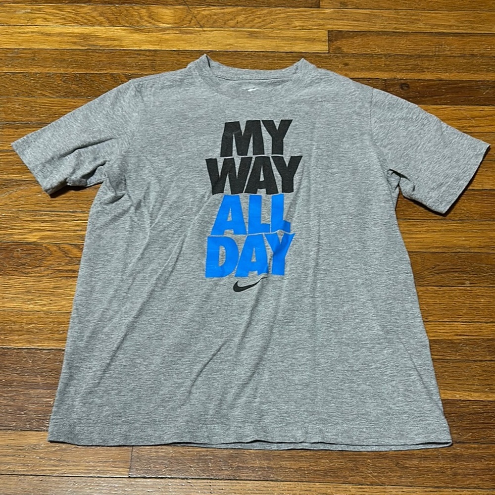 Nike Boy’s Gray T-Shirt with Black and Blue Graphic, Large